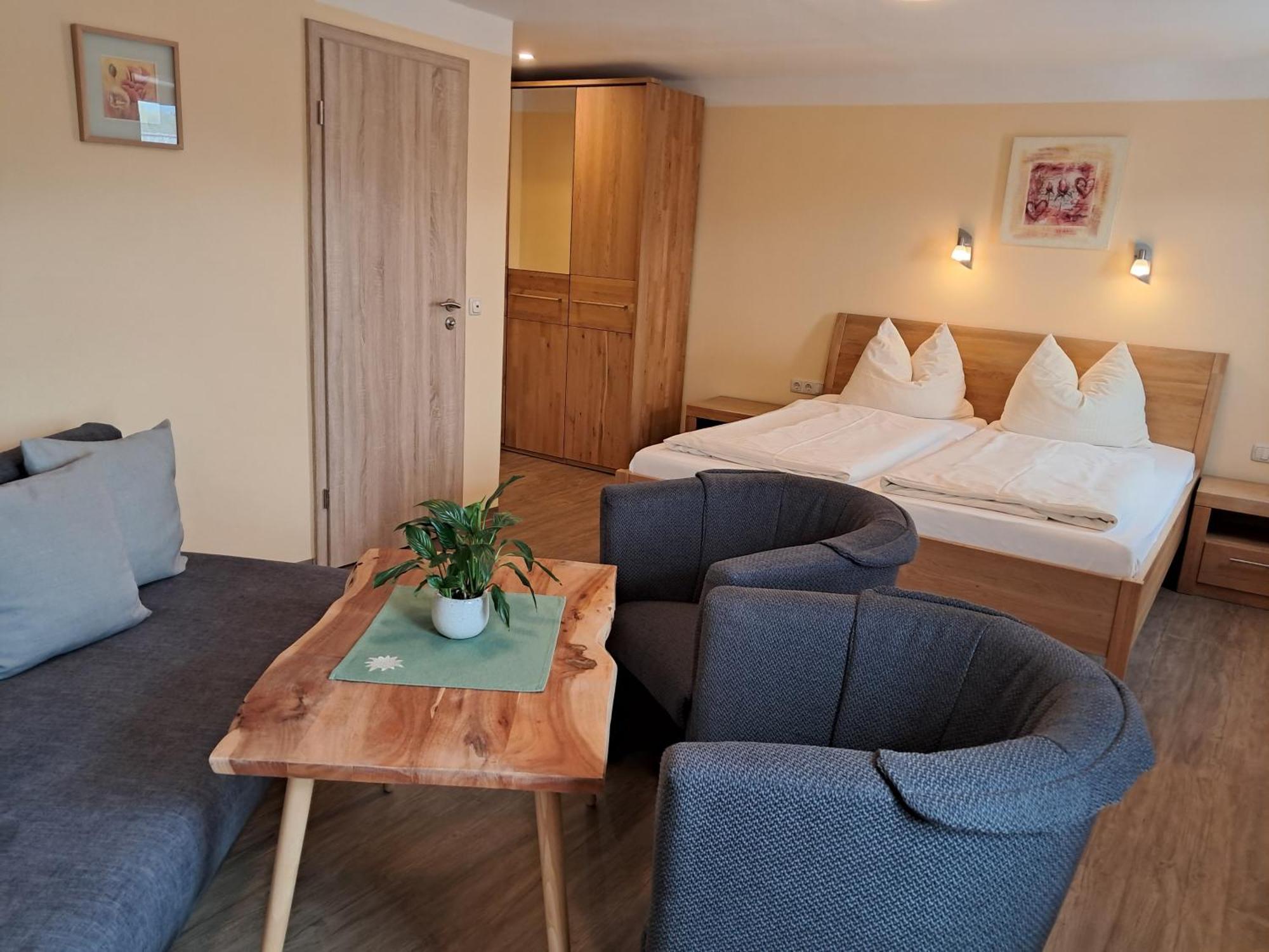 Hotel Garni Edelweiss Siegsdorf Eksteriør billede